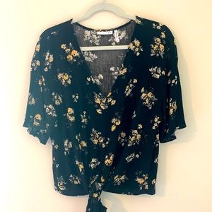 Stitch Fix Luq Rhee Tie Front Top L